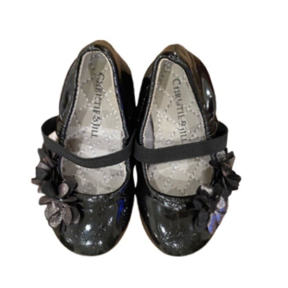 Christie and Jill Dress Shoe Shiny Black Patent Leather Floral Jeweled Size 5